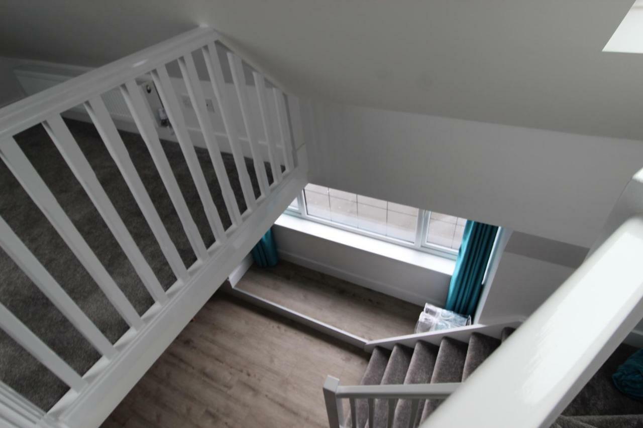 2 Serviced Apartments In Childwall-South Liverpool - Each Apartment Sleeps 6 Exterior photo