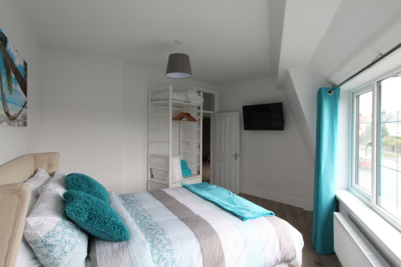 2 Serviced Apartments In Childwall-South Liverpool - Each Apartment Sleeps 6 Exterior photo